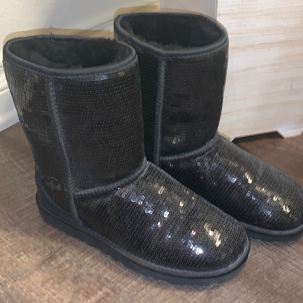 Ugg Boots - Black Sparkly Never Worn Size 6